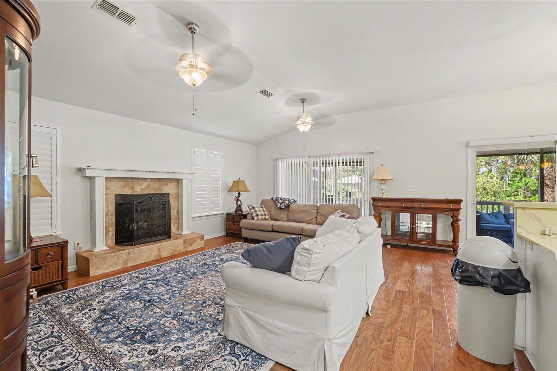 323 BRADFORD Street