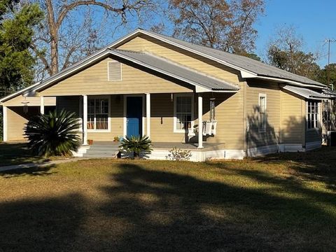 12610 NW Virginia G. Weaver Street Bristol FL 32321