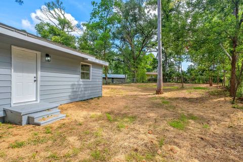 Tiny photo for 2124 Berkshire Drive, Tallahassee, FL 32304 (MLS # 394976)