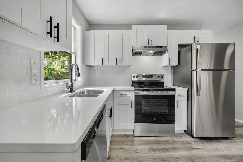 Photo of 2124 Berkshire Drive, Tallahassee, FL 32304 (MLS # 394976)