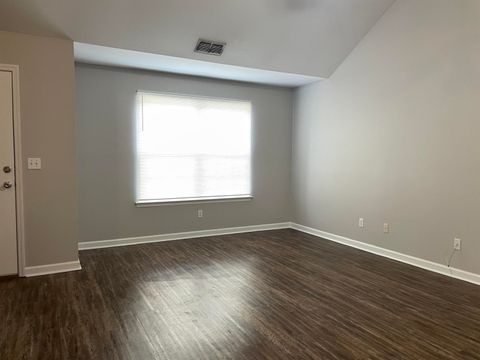 Tiny photo for 2765 Westbrook Court, Tallahassee, FL 32303 (MLS # 401226)