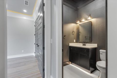Tiny photo for 600 S Franklin Court, Tallahassee, FL 32301 (MLS # 391516)