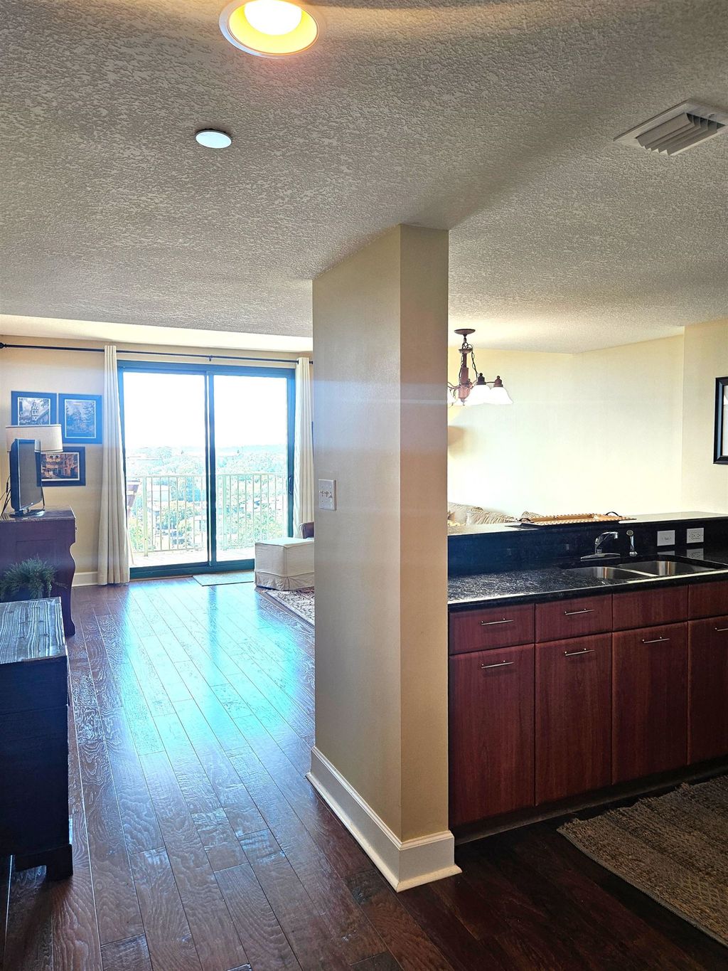 Photo of 300 S Duval Street #1003, Tallahassee, FL 32301 (MLS # 385486)