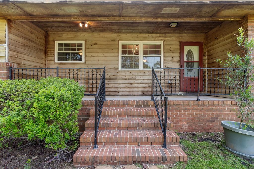 Photo of 4905 Vernon Road, Tallahassee, FL 32317 (MLS # 390191)
