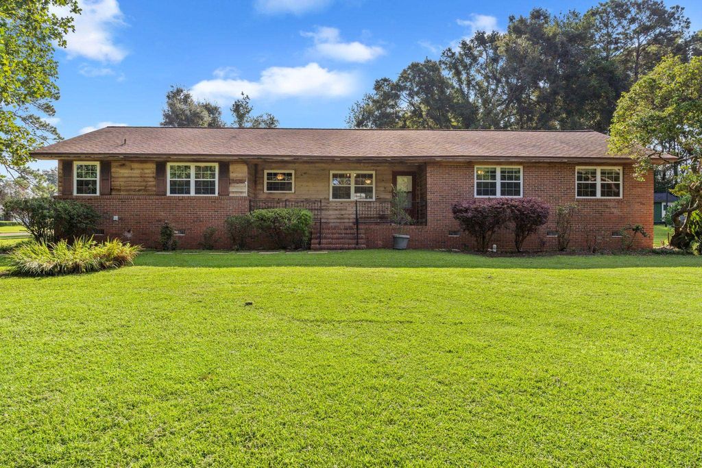 Photo of 4905 Vernon Road, Tallahassee, FL 32317 (MLS # 390191)
