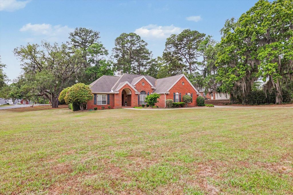 Photo of 883 HILL ROOST Road, Tallahassee, FL 32312 (MLS # 400017)