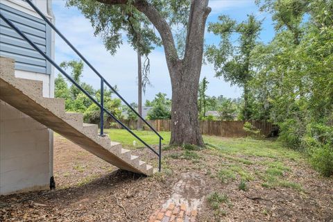 Tiny photo for 1700 S Meridian Street, Tallahassee, FL 32301 (MLS # 385836)