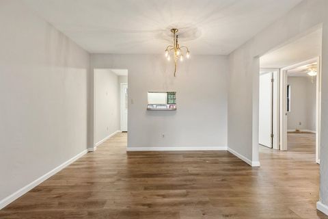 Tiny photo for 1956 Nicklaus Drive #A, Tallahassee, FL 32301 (MLS # 395878)