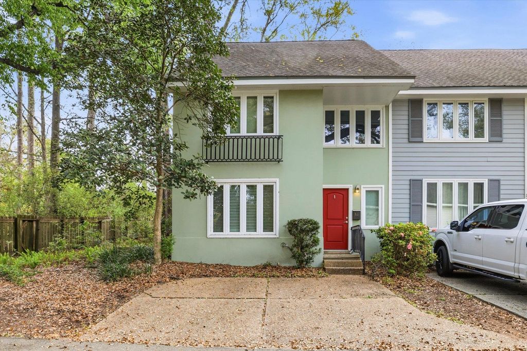 Photo of 1904 MICCOSUKEE Road, Tallahassee, FL 32308 (MLS # 397356)