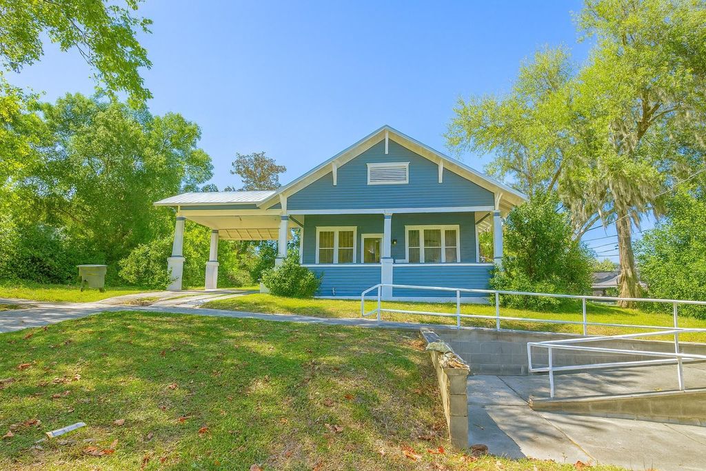 Photo of 313 SW Horry Avenue, Madison, FL 32340 (MLS # 393859)