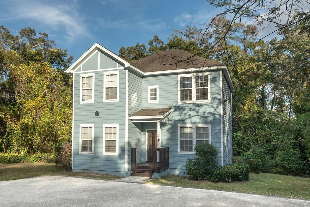 Photo of 907 Buena Vista Drive, Tallahassee, FL 32304 (MLS # 393423)