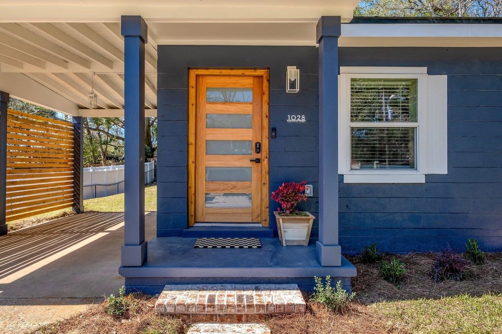 Photo of 1028 Calloway Street, Tallahassee, FL 32304 (MLS # 390242)