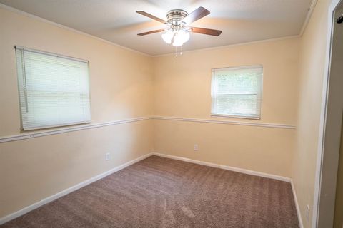 Tiny photo for 2612 Rippee Road, Tallahassee, FL 32303 (MLS # 396970)