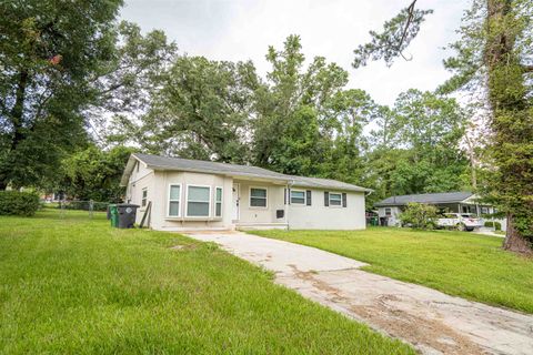 Tiny photo for 2612 Rippee Road, Tallahassee, FL 32303 (MLS # 396970)