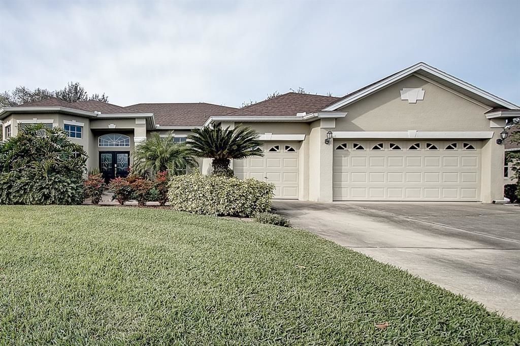 Photo of 13062 Lakeshore Grove Drive, Other Florida, FL 34787 (MLS # 399114)