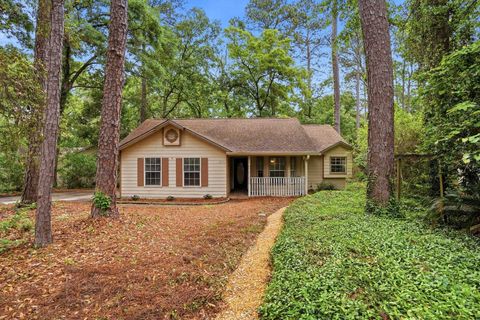 Photo of 1611 Flint Ridge Lane, Tallahassee, FL 32312 (MLS # 398256)