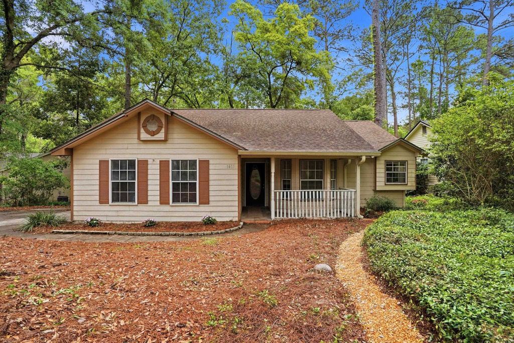 Photo of 1611 Flint Ridge Lane, Tallahassee, FL 32312 (MLS # 398256)