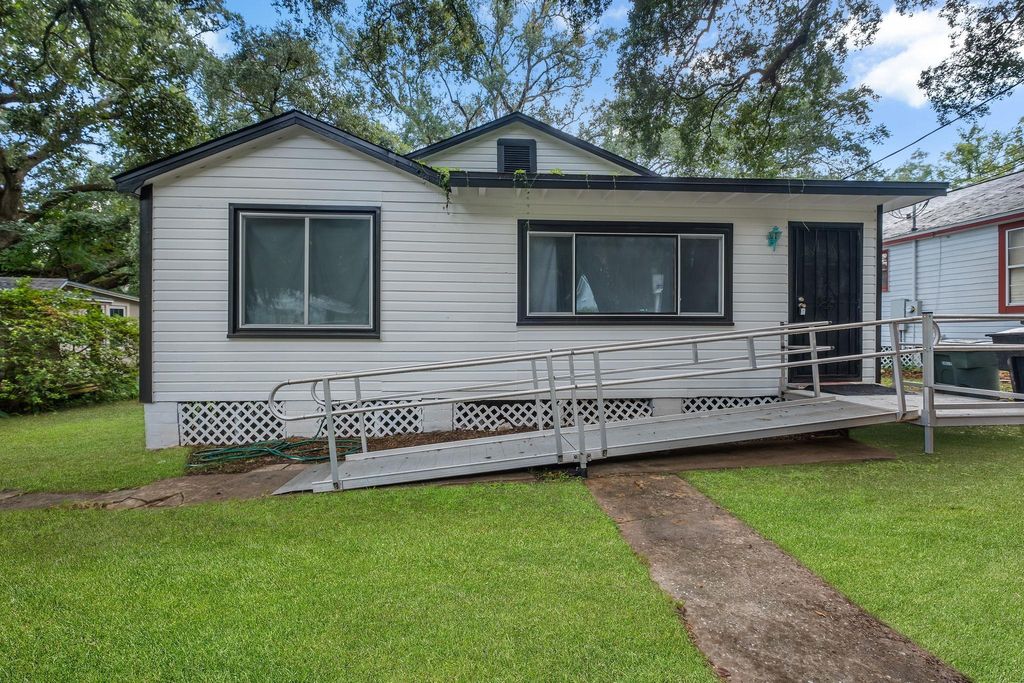 Photo of 1320 Branch Street, Tallahassee, FL 32303 (MLS # 389870)