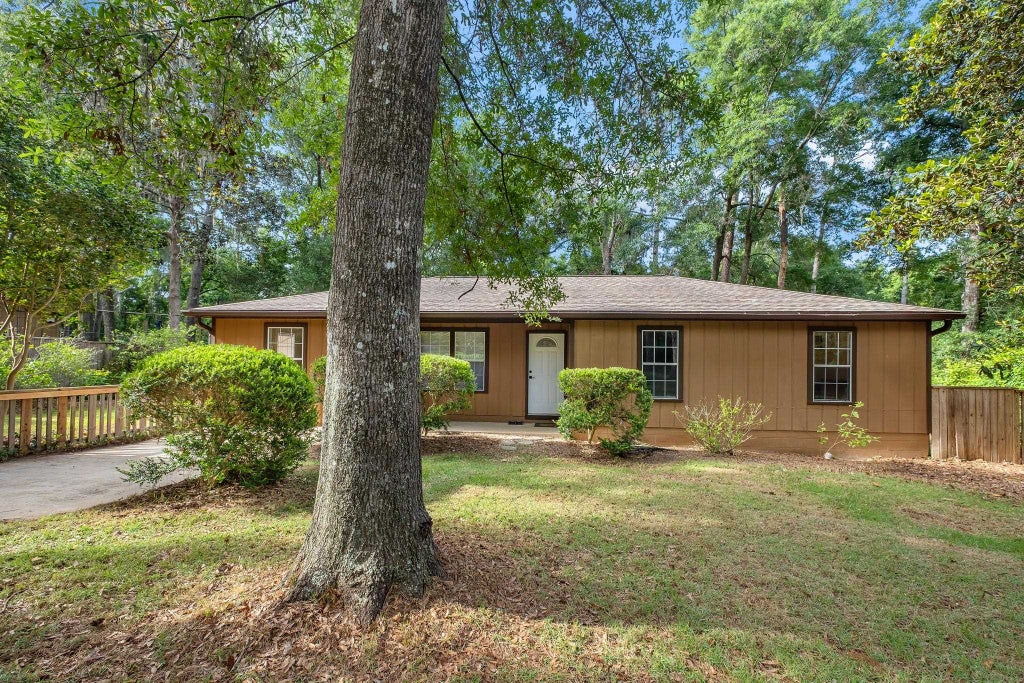 Photo of 9519 ROSE Road, Tallahassee, FL 32311 (MLS # 401210)