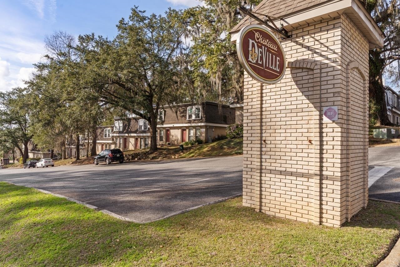 Photo 1 of 9 — 2020 CONTINENTAL Avenue 206, Tallahassee, FL 32304