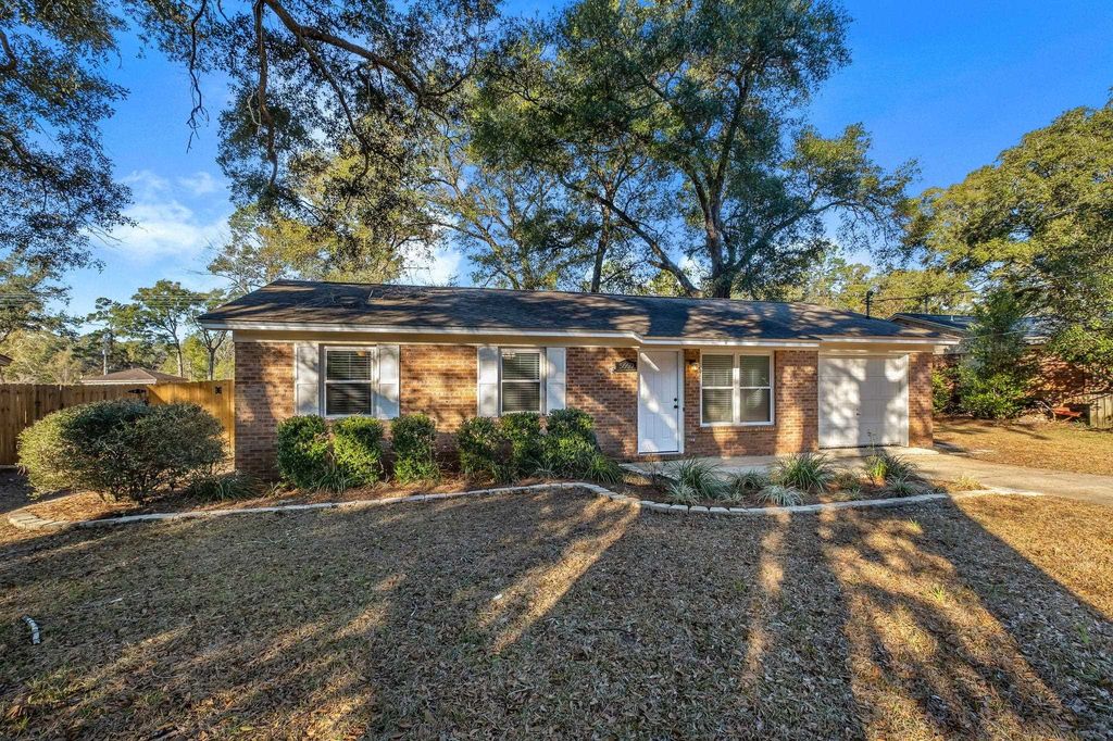 Photo of 5660 Maple Forest Drive, Tallahassee, FL 32303 (MLS # 395501)