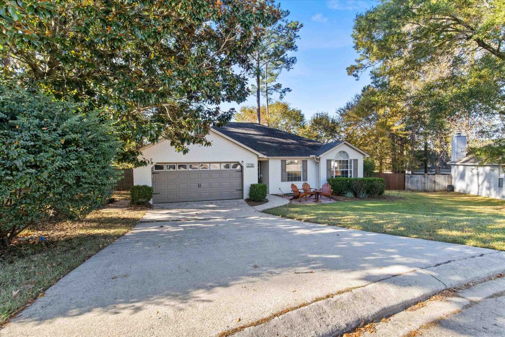 Photo of 2728 Oakleigh Court, Tallahassee, FL 32312 (MLS # 393366)