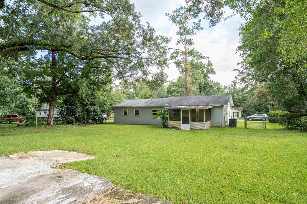 Photo of 2612 Rippee Road, Tallahassee, FL 32303 (MLS # 390773)