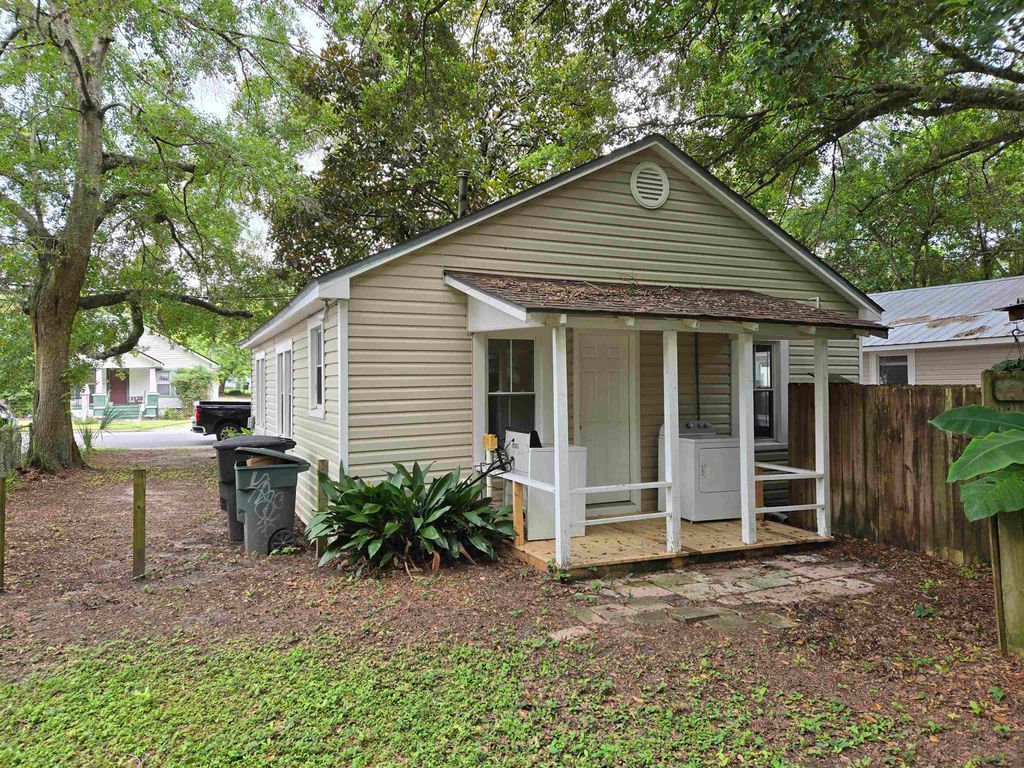 Photo of 1314 N Bronough Street #A, Tallahassee, FL 32303 (MLS # 391939)