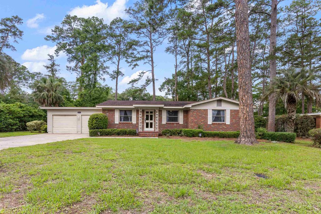 Photo of 2212 Croydon Drive, Tallahassee, FL 32303 (MLS # 400527)