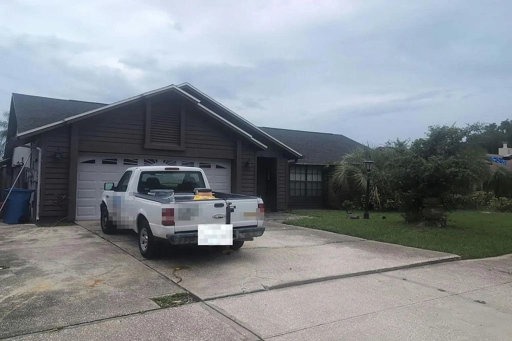 Photo of 6725 Grand Bahama Drive, Tampa, FL 33615 (MLS # 403006)