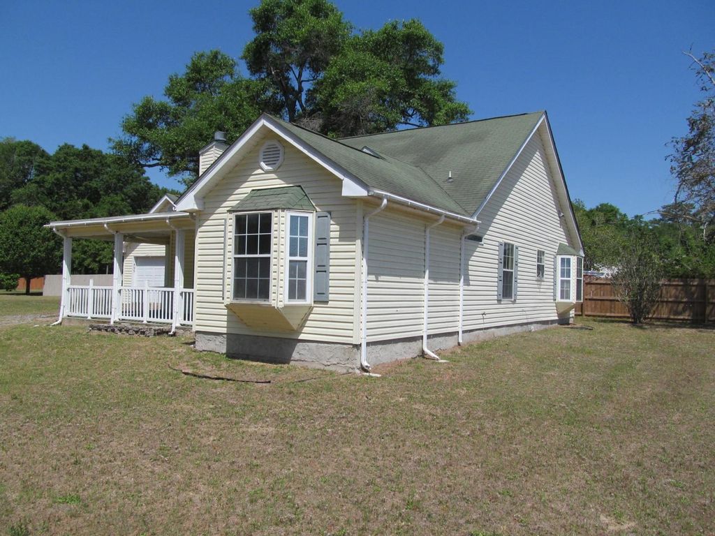 Photo of 20 Perry Lane, Havana, FL 32333 (MLS # 398660)