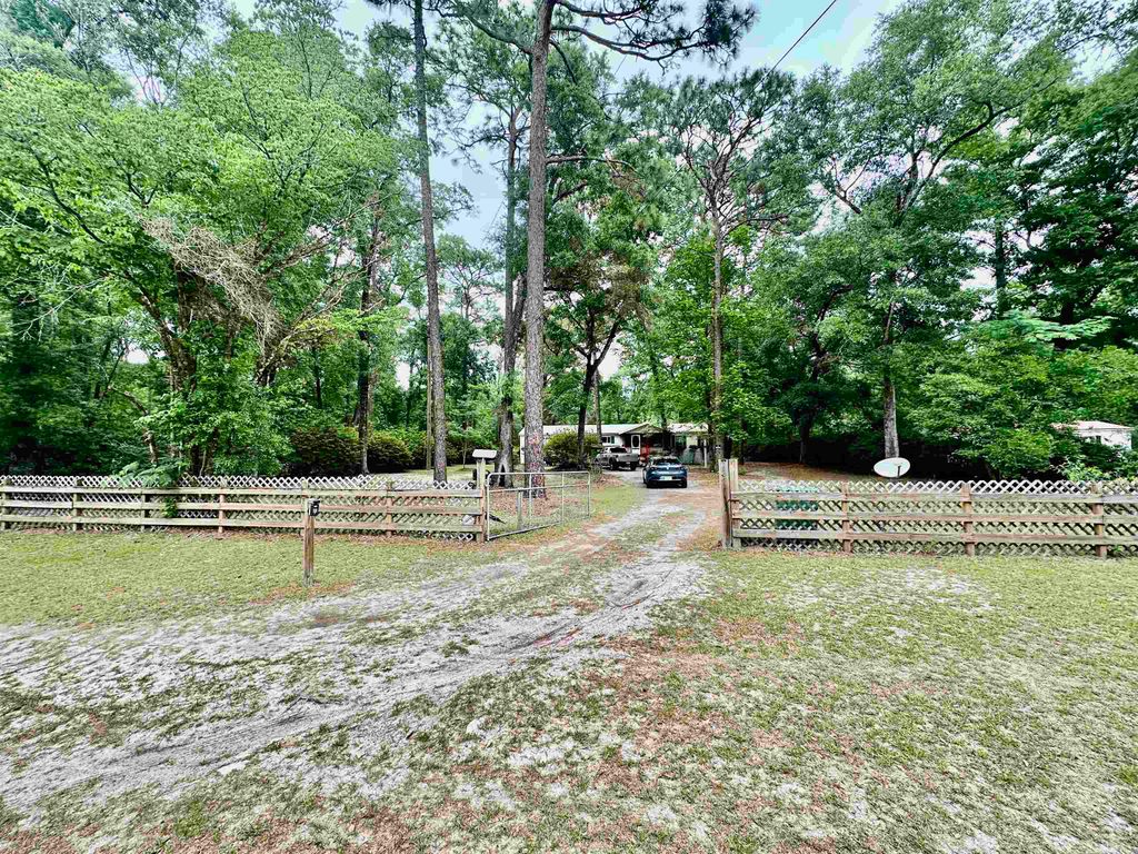 Photo of 218 McMahan Road, Crawfordville, FL 32327 (MLS # 399865)