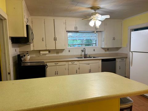 Tiny photo for 44 Bruton Street, Havana, FL 32333 (MLS # 401555)