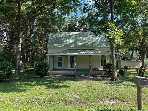 Photo of 44 Bruton Street, Havana, FL 32333 (MLS # 401555)