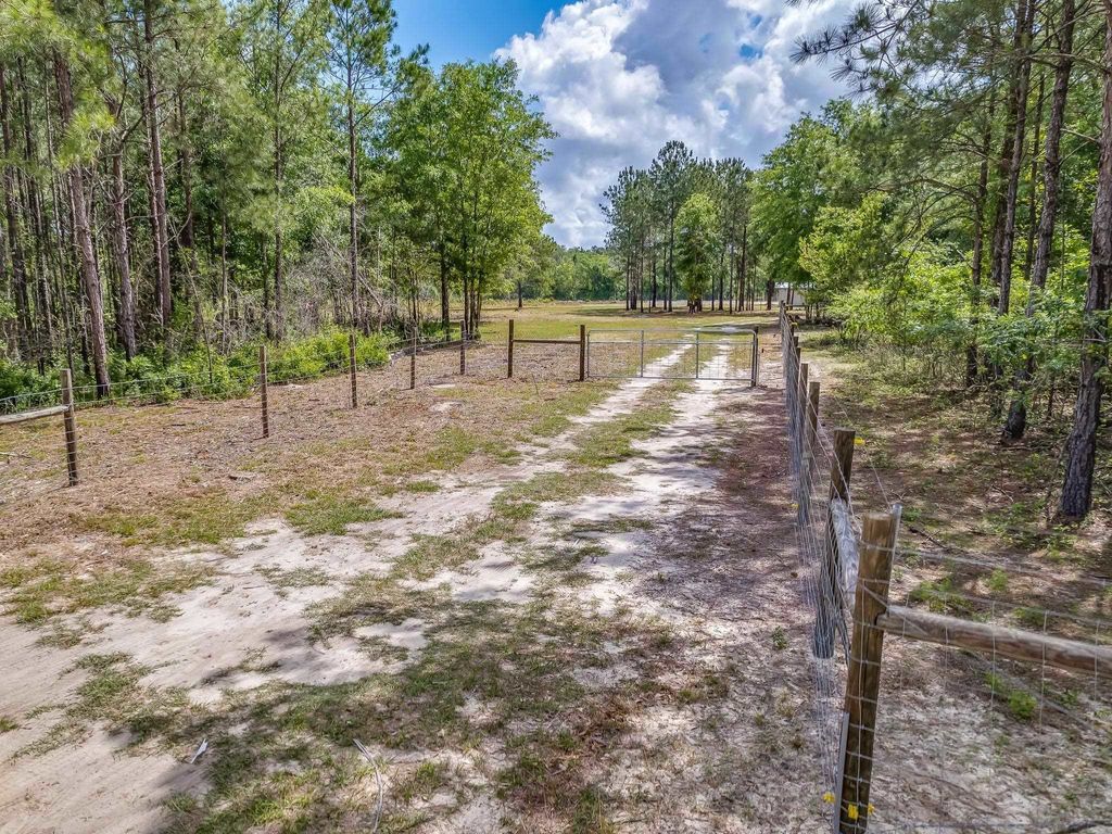Photo of XX Juniper Creek Road, Quincy, FL 32351 (MLS # 391906)