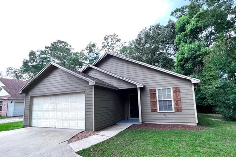 Photo of 8311 Hunters Ridge Trail, Tallahassee, FL 32312 (MLS # 402705)