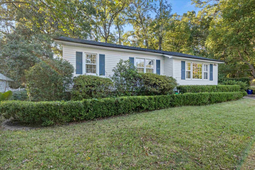 Photo of 1940 Temple Drive, Tallahassee, FL 32303 (MLS # 392974)
