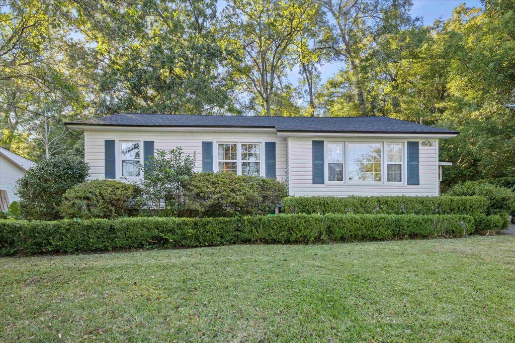 Photo of 1940 Temple Drive, Tallahassee, FL 32303 (MLS # 392974)