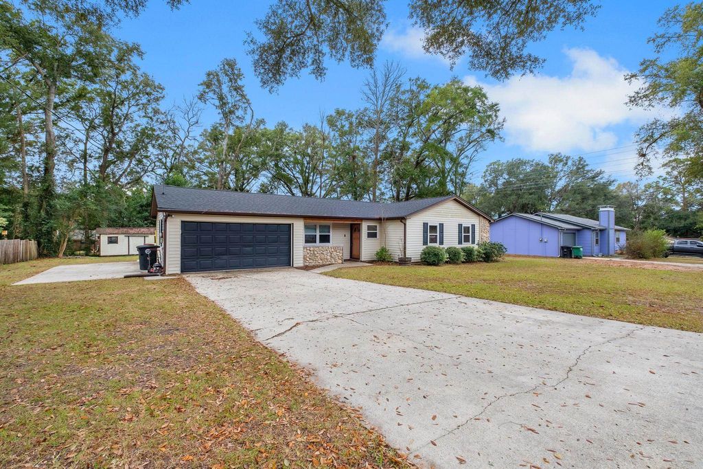 Photo of 5831 Split Oak Lane, Tallahassee, FL 32303 (MLS # 394705)