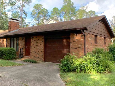 Photo of 2810-A Kilkierane Drive #A, Tallahassee, FL 32309 (MLS # 392970)