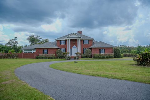 A home in Altha