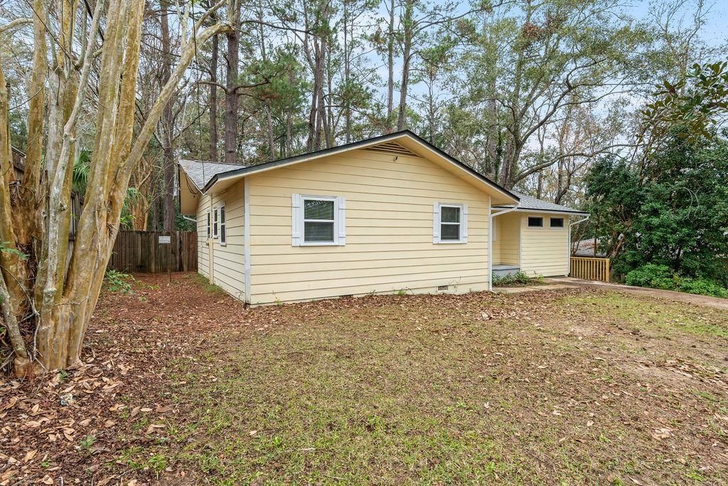 Photo of 2916 JIM LEE Road, Tallahassee, FL 32301 (MLS # 394839)
