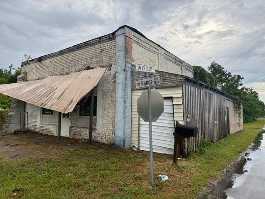 Photo of 800 SW Range Avenue, Madison, FL 32340 (MLS # 388139)