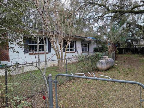 Tiny photo for 3425 Laura Street, Tallahassee, FL 32305 (MLS # 397278)