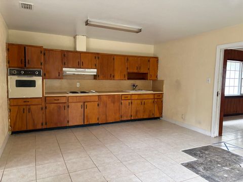 Tiny photo for 3425 Laura Street, Tallahassee, FL 32305 (MLS # 397278)