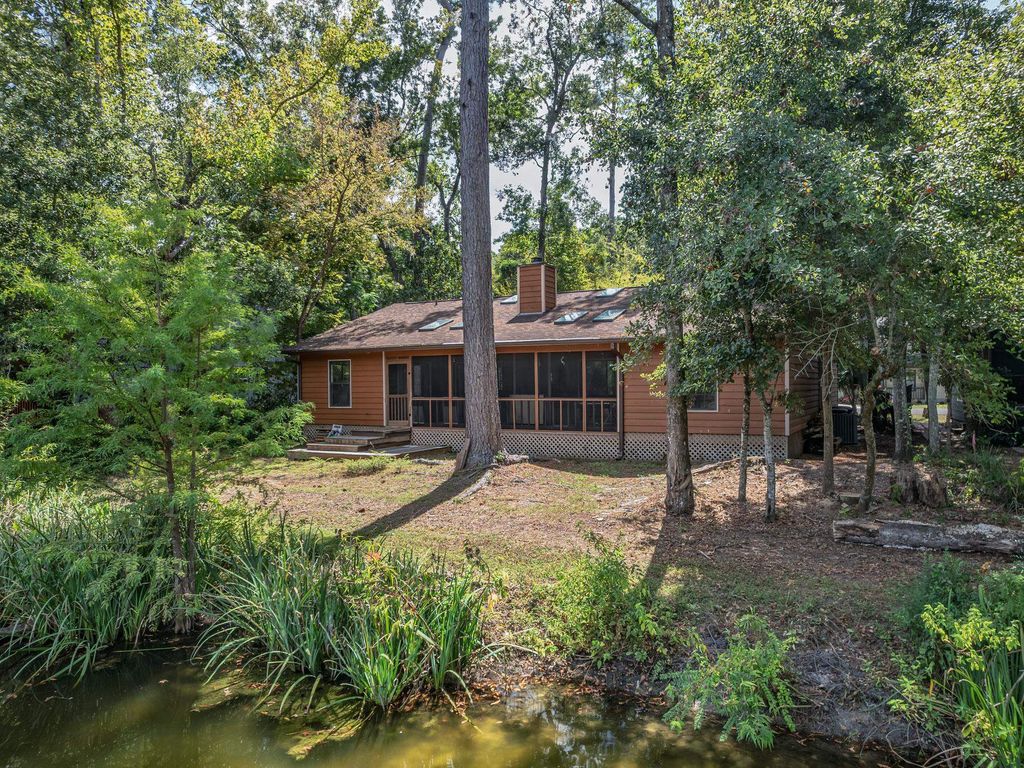 Photo of 1720 Brookside Boulevard, Tallahassee, FL 32301 (MLS # 391352)