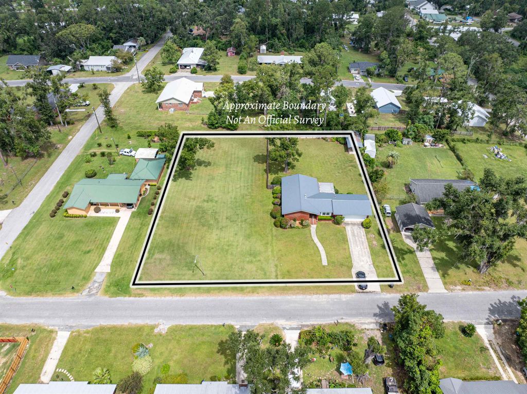 Photo of 319 SE Bunker Street, Madison, FL 32340 (MLS # 391011)