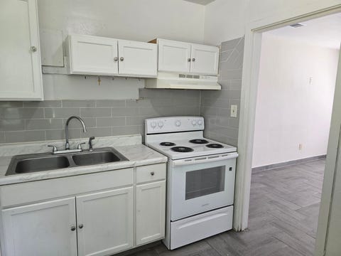 Tiny photo for 1625 Stanley Avenue, Tallahassee, FL 32310 (MLS # 400668)