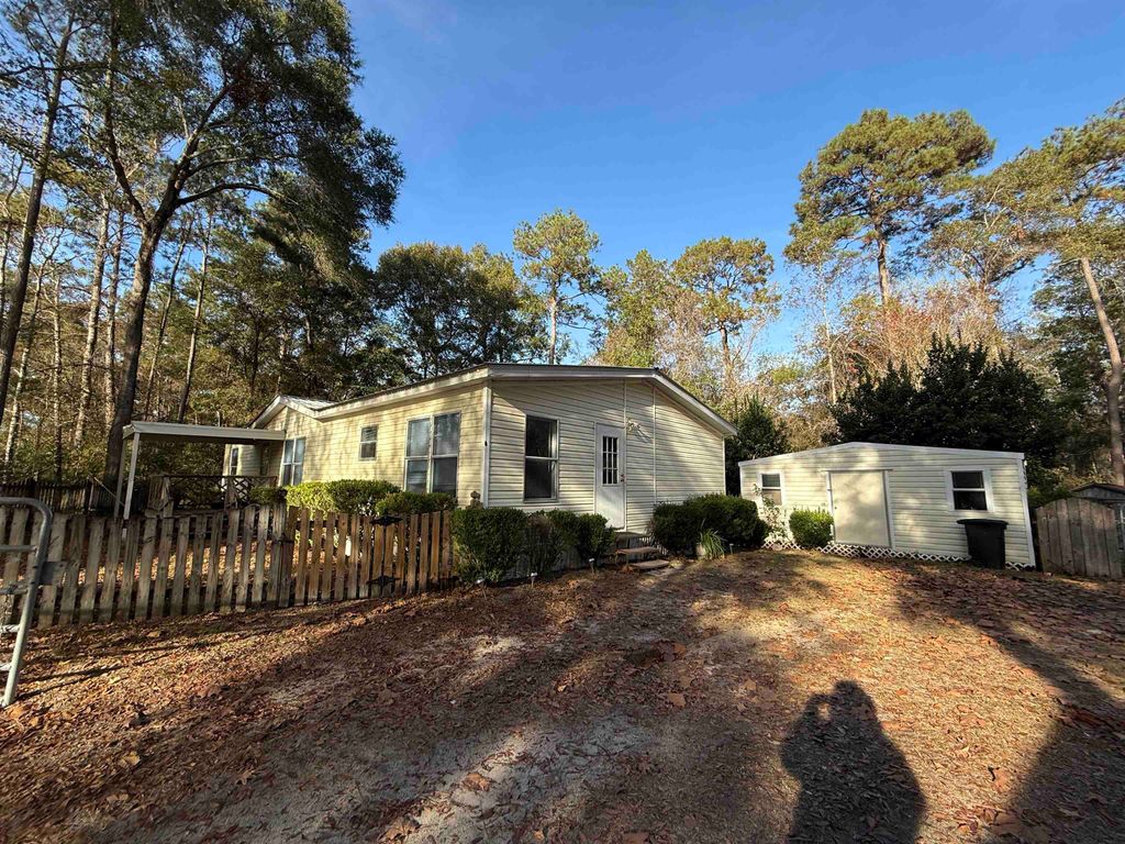 Photo of 833 Sir Richard Road, Tallahassee, FL 32310 (MLS # 393800)