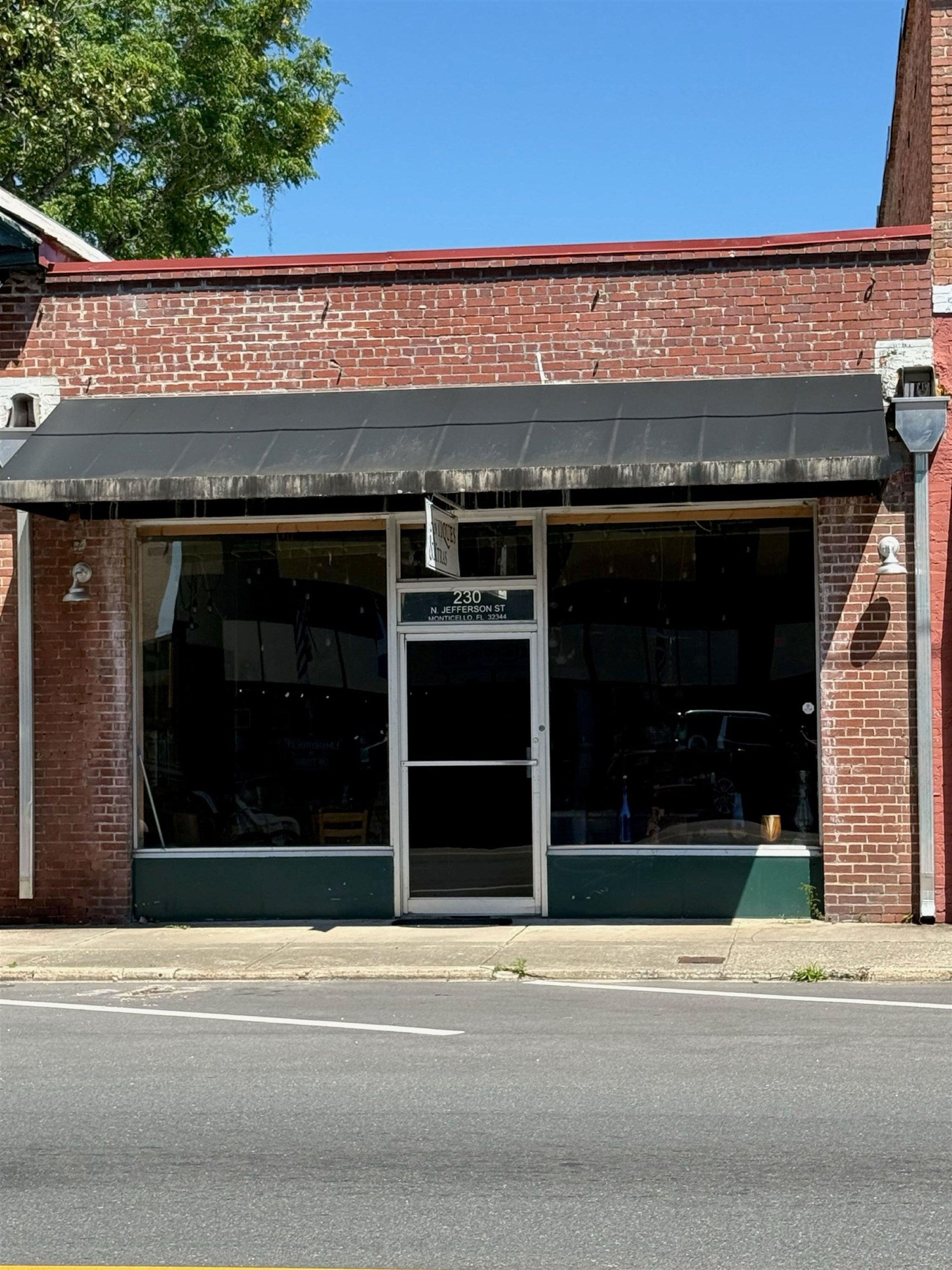 230 N JEFFERSON Street